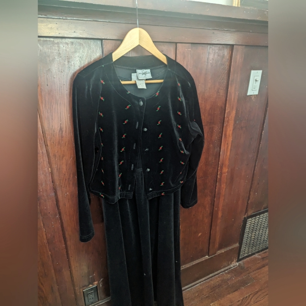 Vintage velvet 2 piece Studio Ease M 10-12 holiday dress with jacket